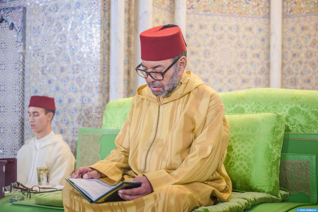 SM le Roi, Amir Al-Mouminine, préside à la mosquée Hassan à Rabat une veillée religieuse en commémoration de l’Aïd Al-Mawlid Annabaoui Acharif