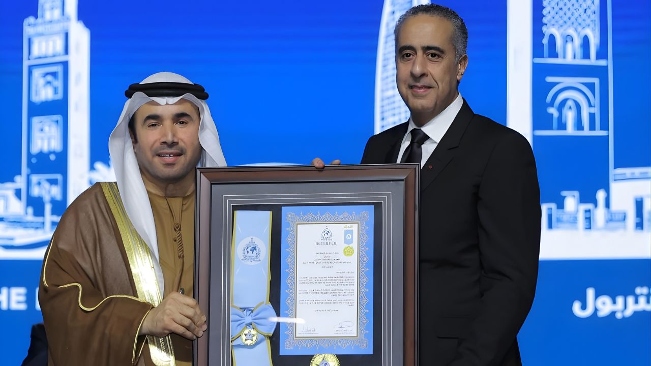 abdellatif hammouchi 22 Hammouchi décoré du plus haut insigne d’Interpol : la consolidation d’une trajectoire sécuritaire devenue référence