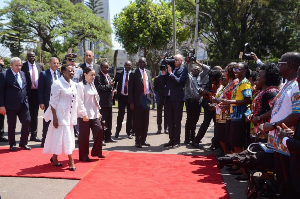 Lalla Asmaa et la Première Dame du Kenya lancent à Nairobi la 4e phase du programme «Unis, on s’entend mieux» 2 Lalla Asmaa Kenya 4