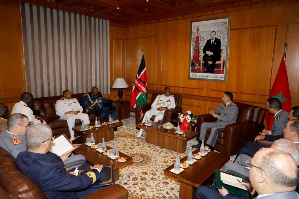 Coopération militaire : le Maroc et le Kenya examinent un accord de défense et renforcent leurs échanges 3 FAR Charles Muriu Kahariri 3