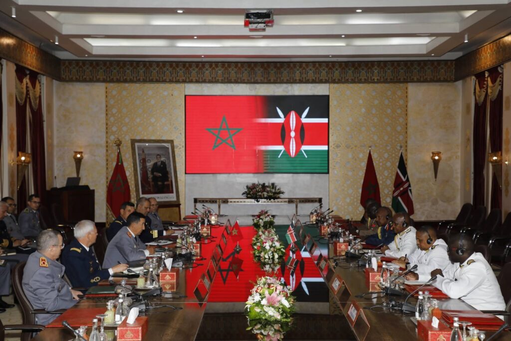 Coopération militaire : le Maroc et le Kenya examinent un accord de défense et renforcent leurs échanges 4 FAR Charles Muriu Kahariri 4