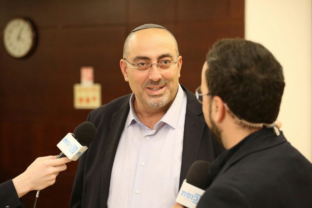 « Babouins », « Marocain attardé » : le porte-parole de Netanyahu démissionne après des propos racistes visant des élus d’origine marocaine 4 Nissim Vaturi