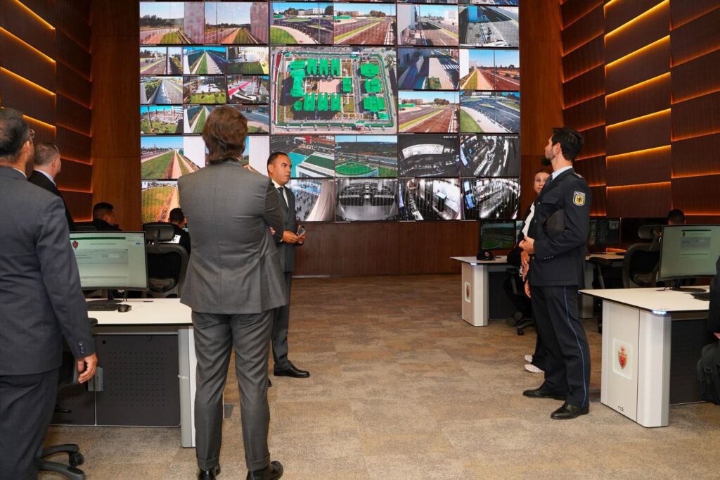 Des officiers de liaison et attachés sécuritaires diplomatiques en visite au nouveau siège de la DGSN 3 DGSN VisiteSiege Diplo 2