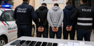 Arnaque bancaire par téléphone : trois suspects tombent dans les filets de la police à Nador
