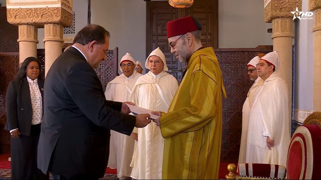 Le Roi Mohammed VI reçoit le nouvel ambassadeur français Philippe Lalliot aux côtés de ses homologues américain et européen et neuf autres ambassadeurs 14 Mohammed VI Diego Morejon Pazmino