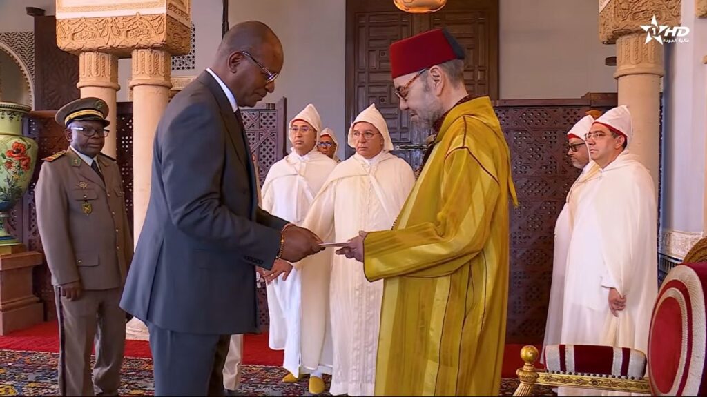 Le Roi Mohammed VI reçoit le nouvel ambassadeur français Philippe Lalliot aux côtés de ses homologues américain et européen et neuf autres ambassadeurs 5 Mohammed VI Bienvenu Okiemy
