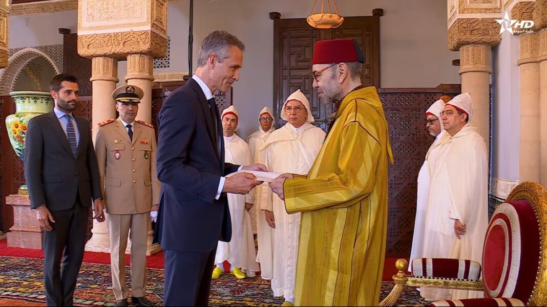 Le Roi Mohammed VI reçoit le nouvel ambassadeur français Philippe Lalliot aux côtés de ses homologues américain et européen et neuf autres ambassadeurs Le Roi Mohammed VI reçoit le nouvel ambassadeur français Philippe Lalliot aux côtés de ses homologues américain et européen et neuf autres ambassadeurs