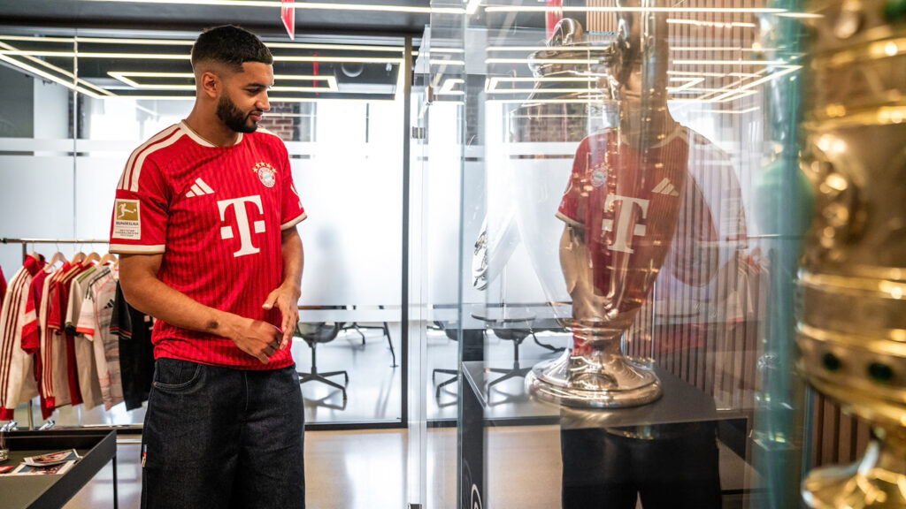 04 transfer ismael saibari fcbayern 260701 fcb.jpg