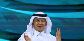 Qui, avant Abdelaziz ben Salmane, frère de Mohammed ben Salmane, a cumulé plusieurs portefeuilles ministériels en Arabie saoudite ?