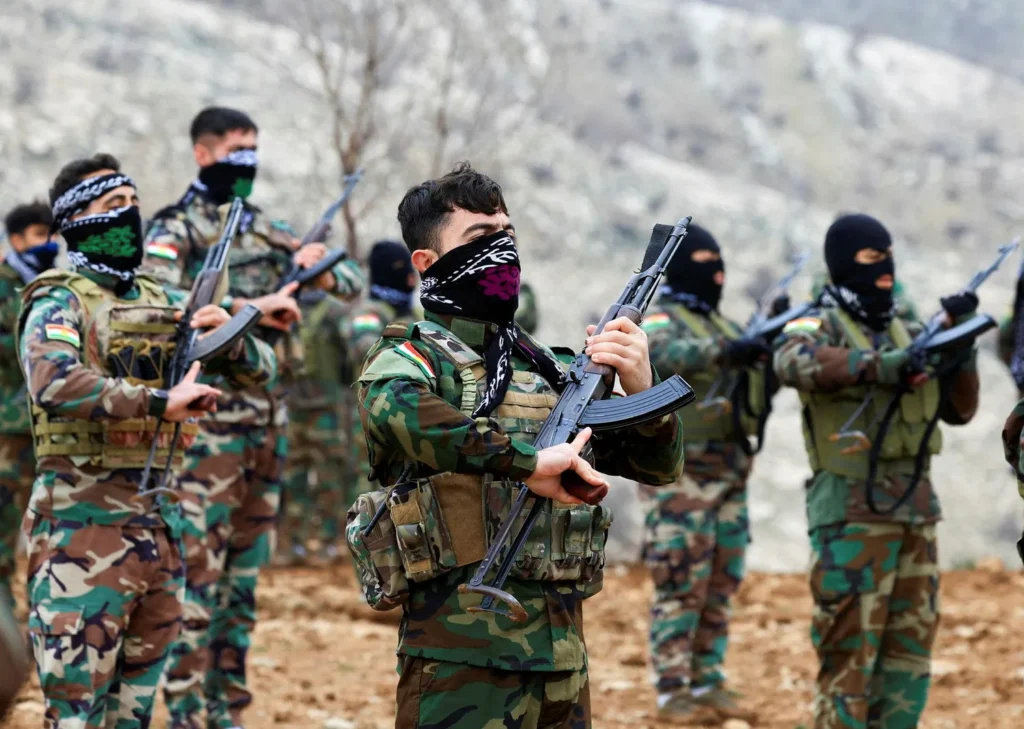 Comment le Mossad a recruté Ahmadinejad pour l'installer au pouvoir en Iran 5 Kurds.jpg