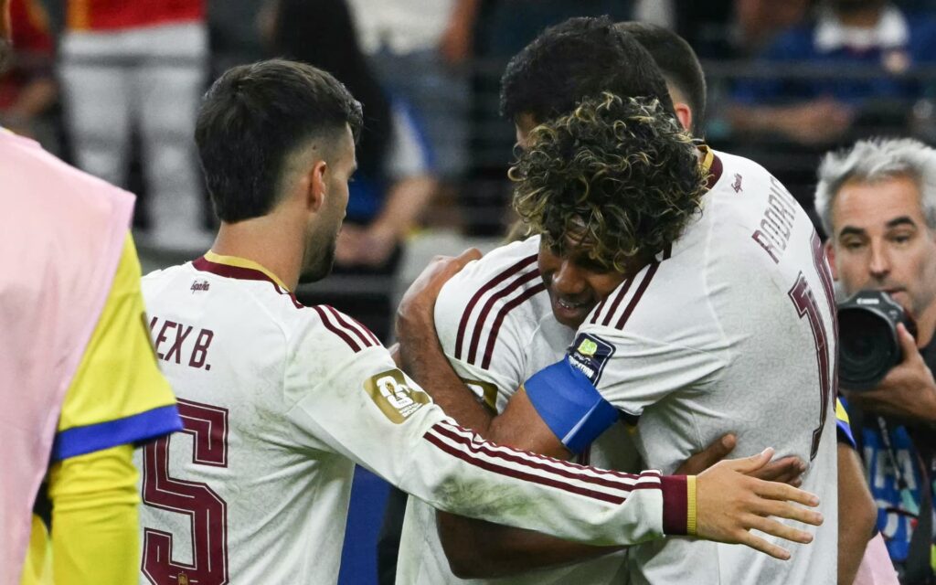 Espagne 2-0 France : la leçon de football de la Roja, les Bleus hors du Mondial 2 Lamine Yamal
