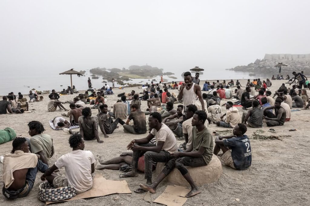 Sebta : deux ONG internationales dénoncent des conditions « inhumaines » et des retours forcés vers le Maroc 11 Over the last five days up to 60000 Africans surged from Morocco into the Spanish territory of