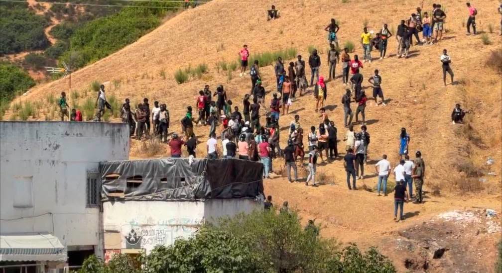 Ceuta : 300 migrants signalés, 148 interceptés et 61 personnes arrêtées 5 Sebta 1508 6