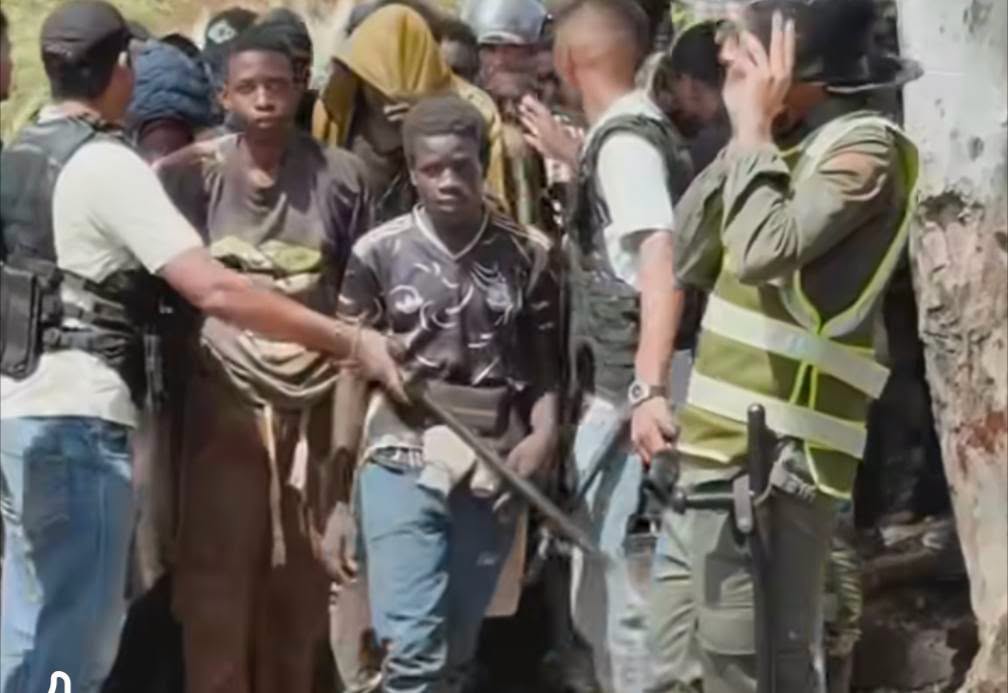 Ceuta : 300 migrants signalés, 148 interceptés et 61 personnes arrêtées 7 Sebta 1508 8