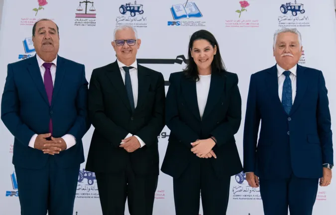 Les quatre représentants du PAM, de l'Istiqlal, de l'USFP et du PPS posent ensemble à Rabat le 12 octobre 2026