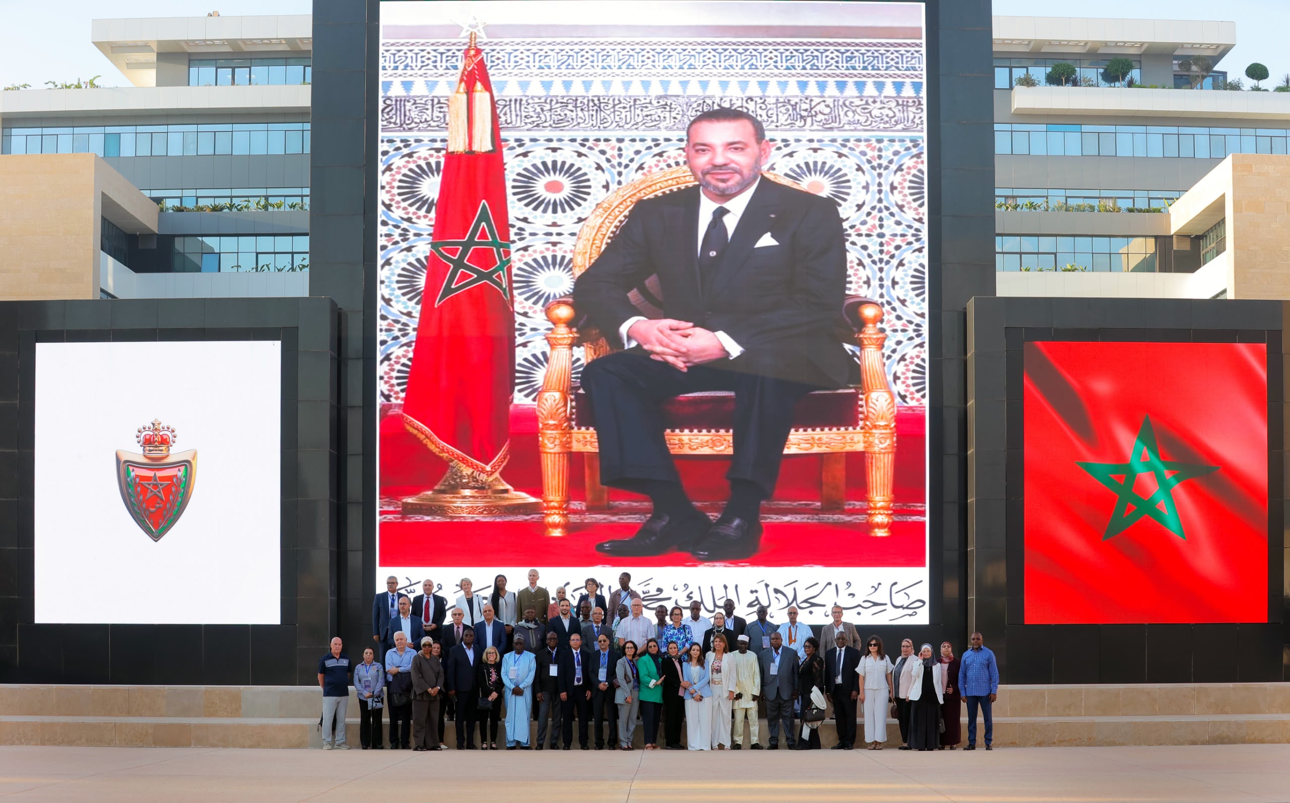 La DGSN reçoit des délégations judiciaires de 24 pays dans son nouveau siège à Rabat 1 Photo de groupe des délégations judiciaires représentant 24 pays au nouveau siège de la DGSN à Rabat.